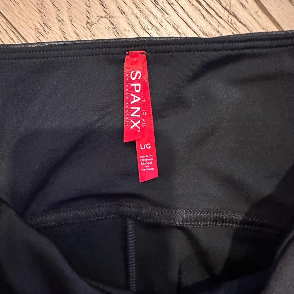SPANX. Leather legging. Size L. Black